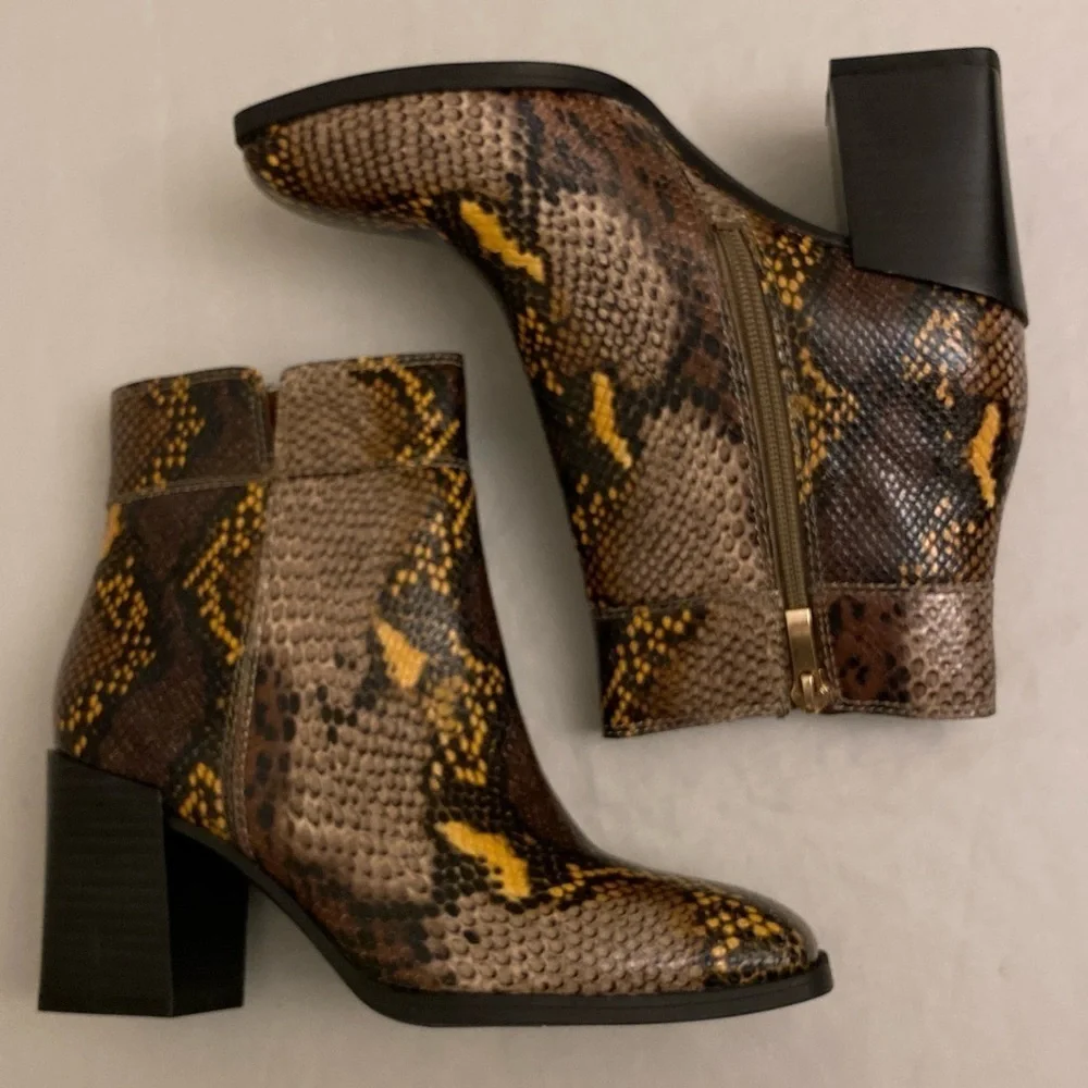 Franco Sarto Generous Snake Skin Print Ankle Boots Bootie Block Chunky Heels 6